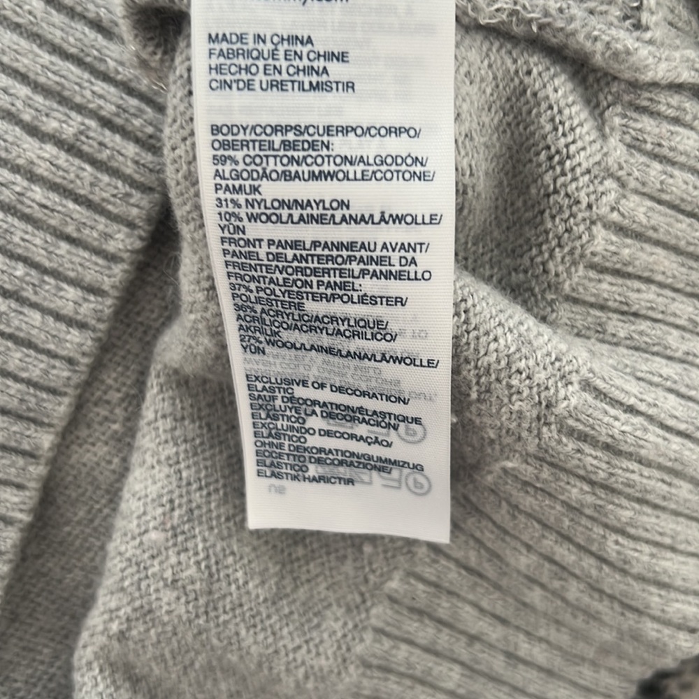 Cute sweater 🤍 - Picture 6 of 6